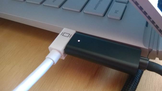 Shaved DisplayPort cable leads only to sadness and despair